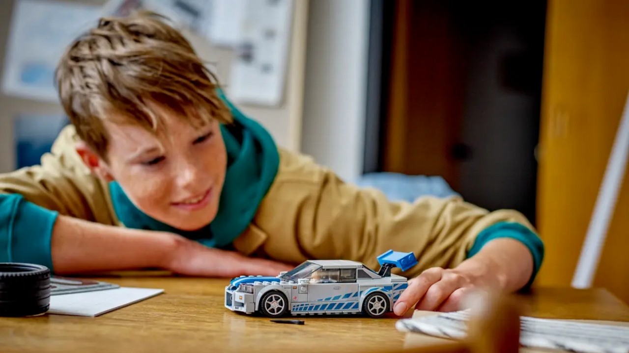 Jeśli lubisz dużą prędkość, te zestawy LEGO są dla Ciebie. Skorzystaj z niższych cen na Amazon.pl, źródło grafiki: LEGO; materiały promocyjne.