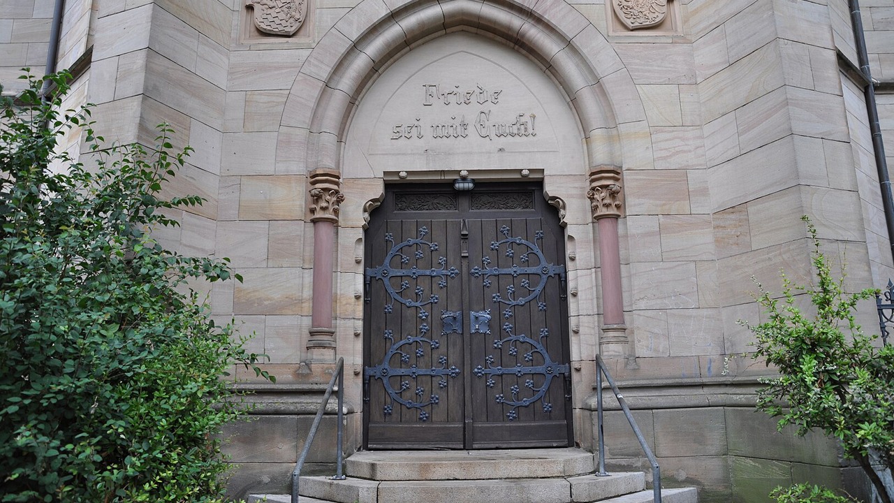 AI wygłosiło kazanie w kościele w Niemczech, źródło grafiki: Wikimedia/Genealogist/CC BY-SA 3.0.