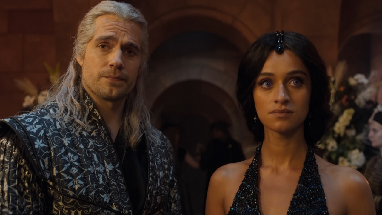 Skąd Wiedźmin czerpie pomysły na kostiumy? Strój Yennefer zainspirował motocyklista, źródło grafiki: Wiedźmin; Lauren Schmidt Hissrich; Netflix; 2019.