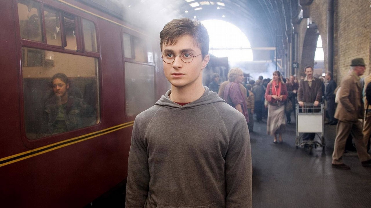Daniel Radcliffe pojawi się w nowym Harrym Potterze? Aktor skomentował, źródło grafiki: Harry Potter i Zakon Feniksa; David Yates; Warner Bros.; 2007.