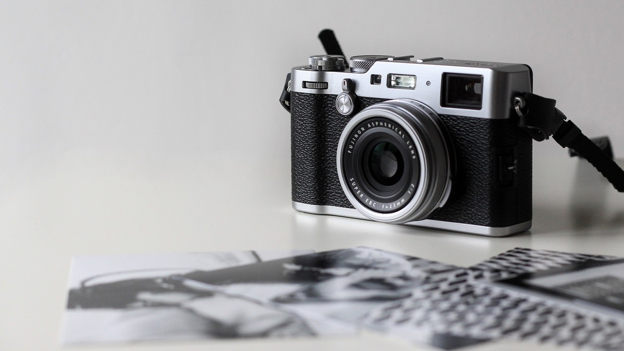 Większość z nas nie robi kopii zapasowej swoich zdjęć, źródło grafiki: Unsplash | NordWood Themes..