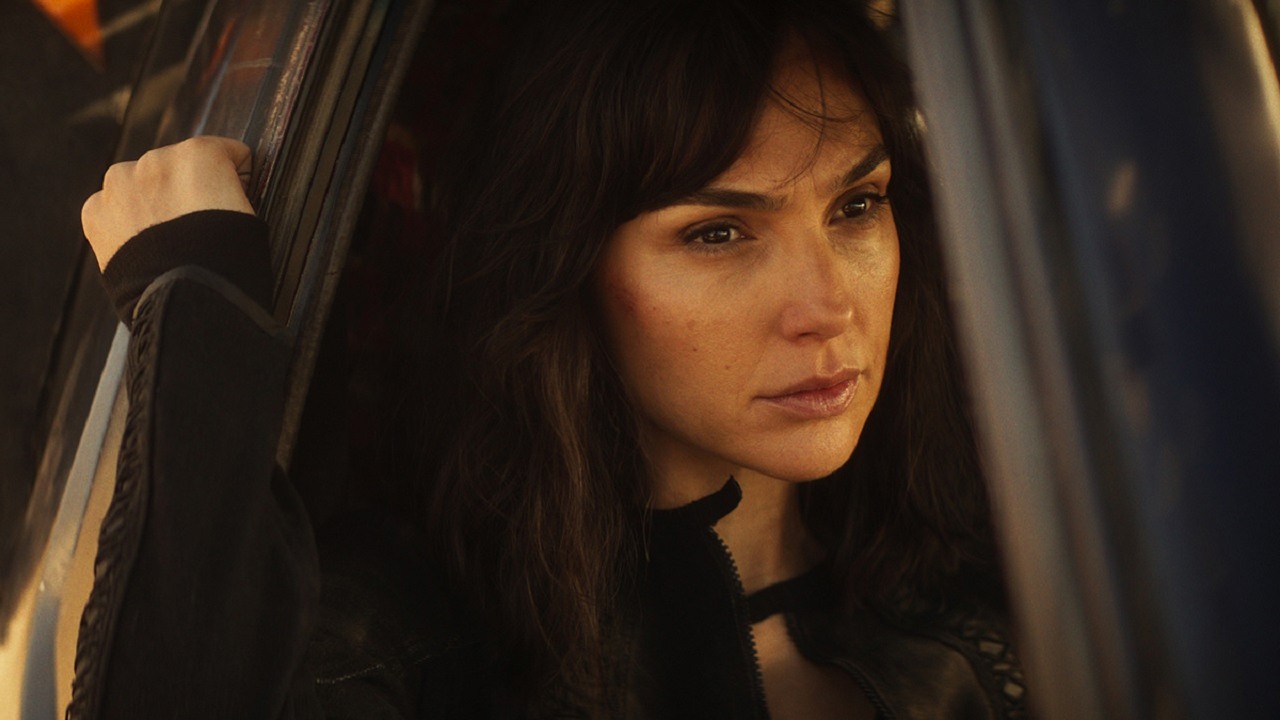 Gal Gadot w wypełnionym akcją zwiastunie szpiegowskiego thrillera Netflixa, źródło grafiki: Heart of Stone; Tom Harper; Netflix; 2023.
