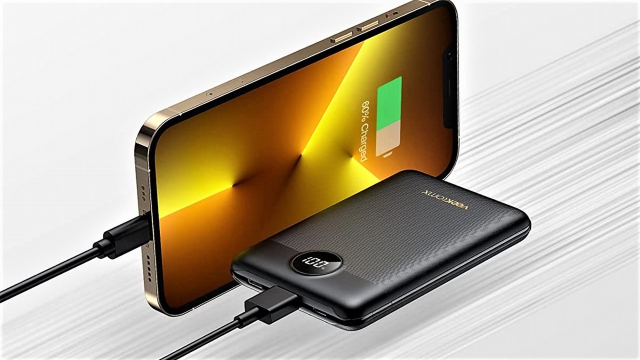 Ten malutki, ale całkiem pojemny powerbank jest teraz w przecenie na Amazon.pl, źródło grafiki: Veektomx.