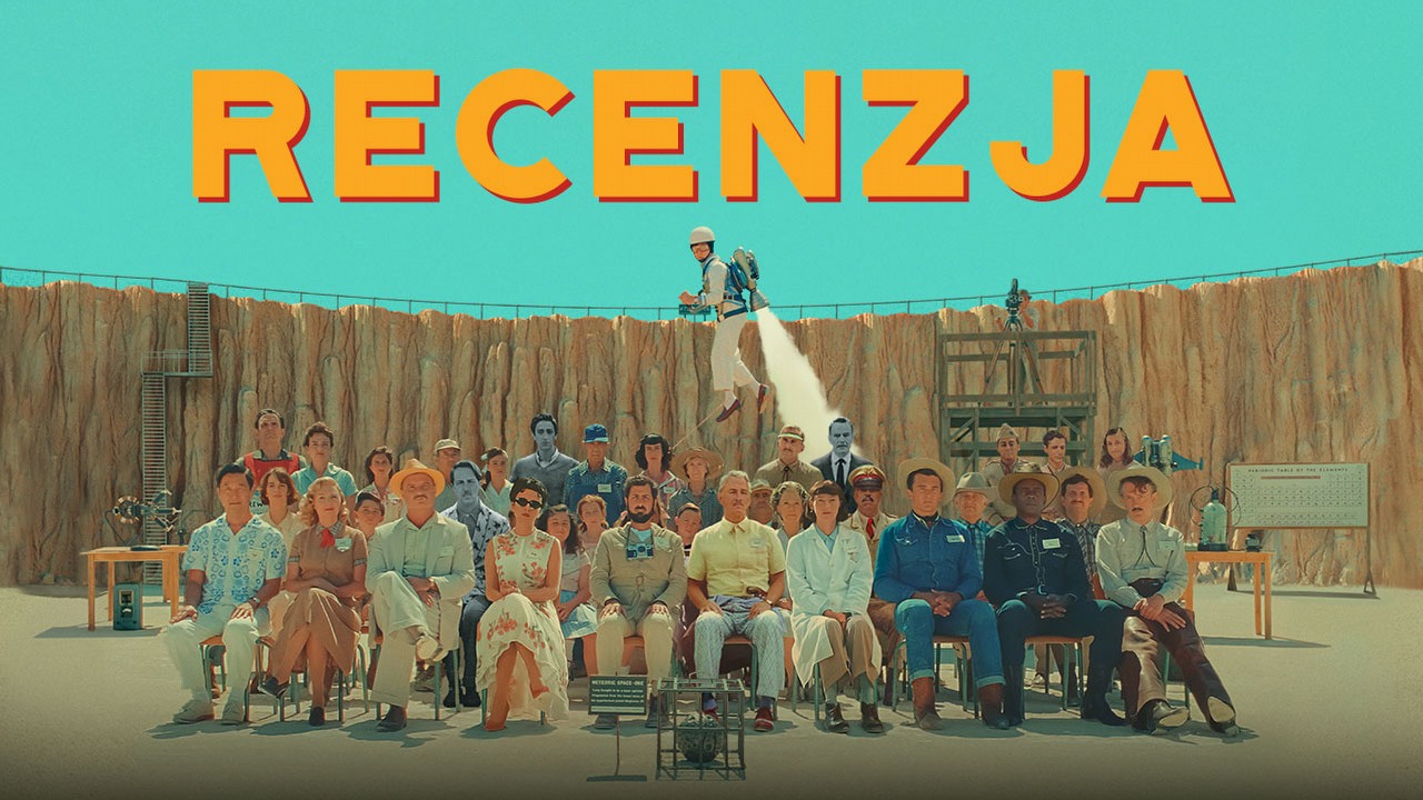 Asteroid City jest jak bomba atomowa na placu zabaw. Pochłonęła mnie, źródło grafiki: Asteroid City, reż. Wes Anderson, American Empirical Pictures 2023.