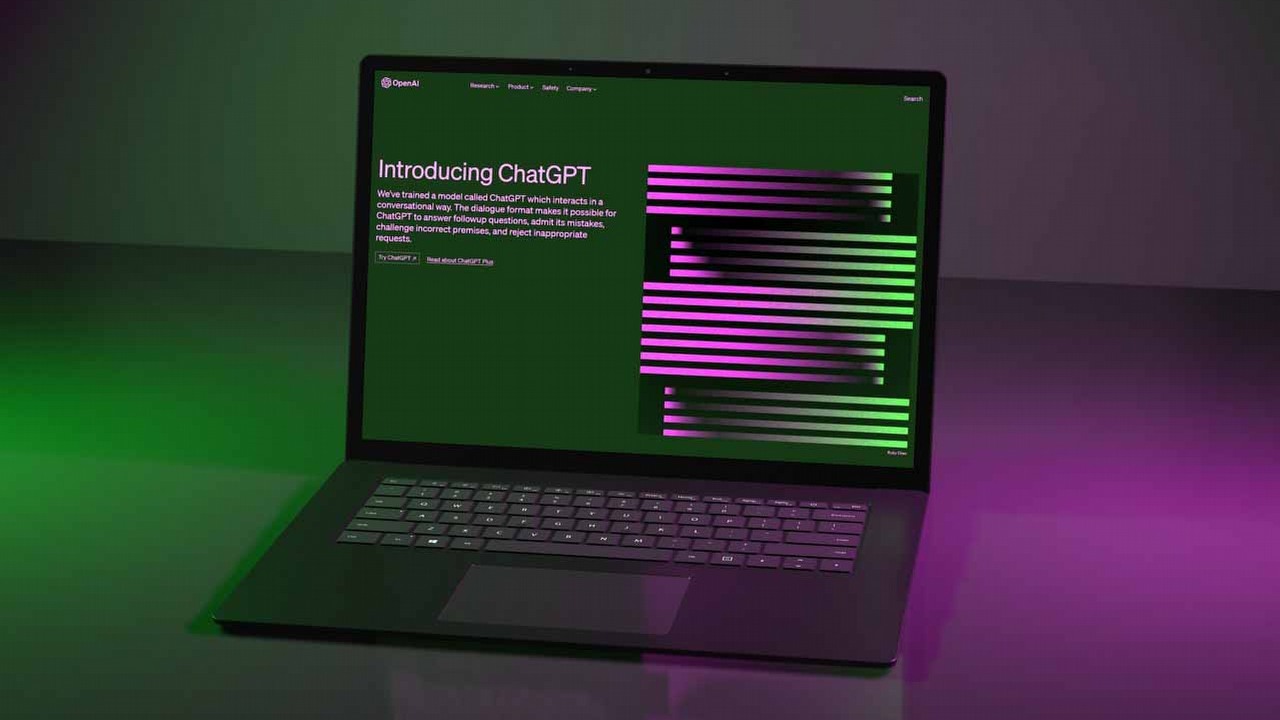 Wyciekły dostępy do kont tysięcy użytkowników ChatGPT; można je kupić w dark web, źródło grafiki: Unsplash | Choong Deng Xiang.