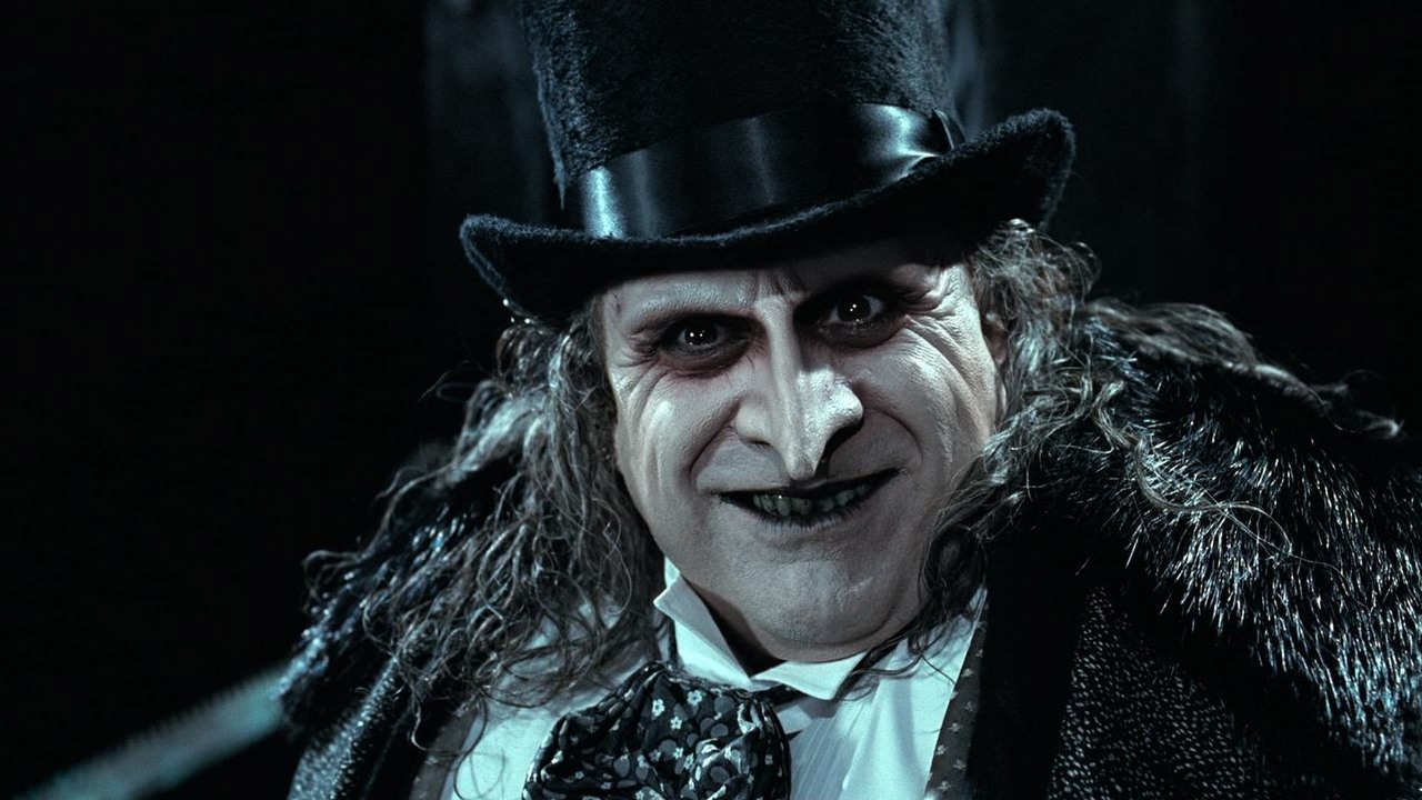Danny DeVito był tak przerażający jako Pingwin, że zaatakowała go małpa, źródło grafiki: Powrót Batmana, Tim Burton, Warner Bros. , 1992..