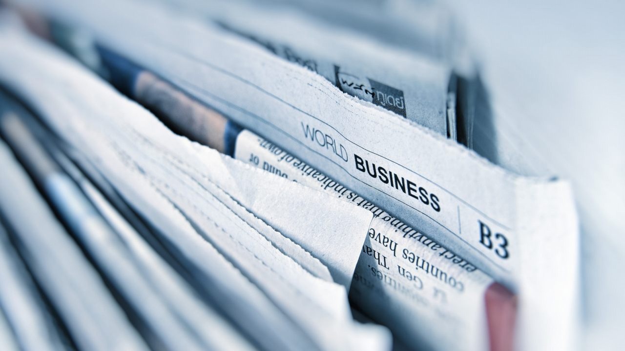 Większe zastosowanie AI w prasie; jedna z najpopularniejszych gazet w Europie zmniejsza zasoby ludzkie, źródło grafiki: Unsplash | AbsolutVision..