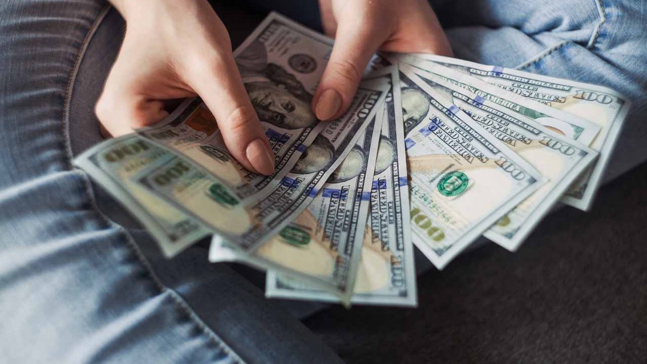 Ukradł 23 mln dolarów na YouTube; może trafić do więzienia na ponad 5 lat, źródło grafiki: Unsplash | Alexander Mils.