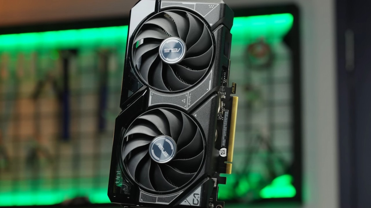Pierwsze recenzje RTX 4060 - rozczarowanie to mało powiedziane, źródło grafiki: Linus Tech Tips.