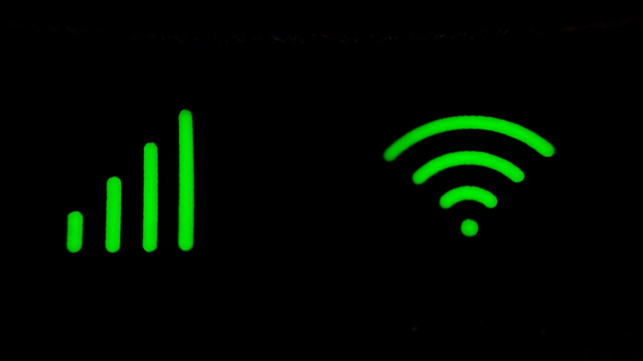 Czy warto wyłączać router Wi-Fi na noc?, źródło grafiki: Praveen Kumar Mathivanan | Unsplash.