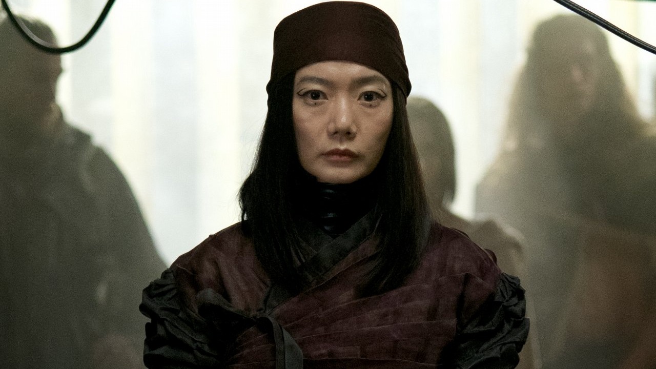 Tak wyglądają „miecze świetlne” w nieudanym filmie Star Wars Zacka Snydera, źródło grafiki: Rebel Moon, Zack Snyder, Netflix, 2023.