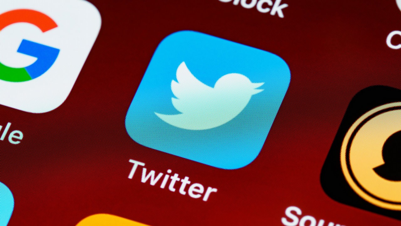 Twitter grozi Zuckerbergowi pozwem za podrabianie portalu, źródło grafiki: Unsplash.