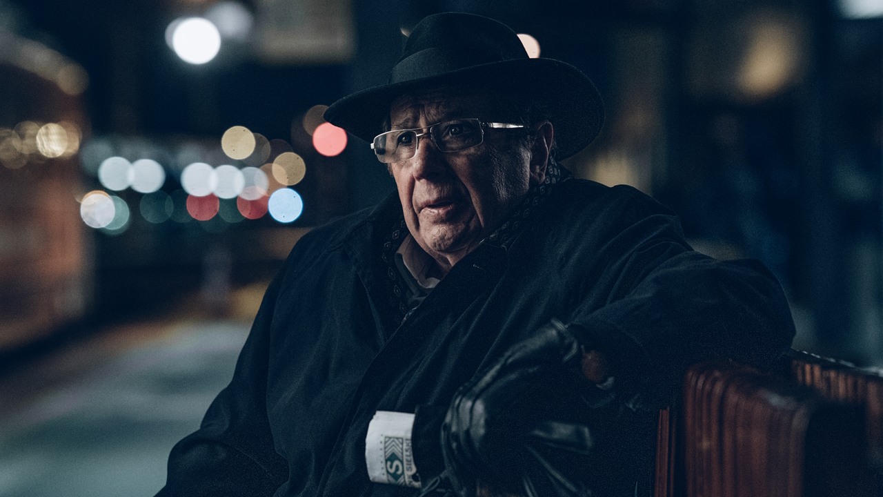 W Rojst Millenium zobaczymy Janusza Gajosa. Tak prezentuje się serial Netflixa, źródło grafiki: Rojst Millenium, Jan Holoubek, Studio Filmowe Kadr, 2018.