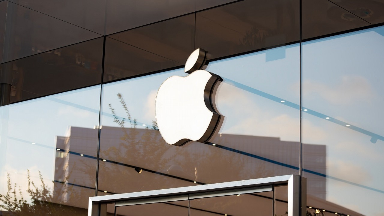 Zakup Apple Vision Pro to nie będzie łatwa sprawa i nie chodzi tylko o cenę, źródło grafiki: Unsplash | Trac Vu..