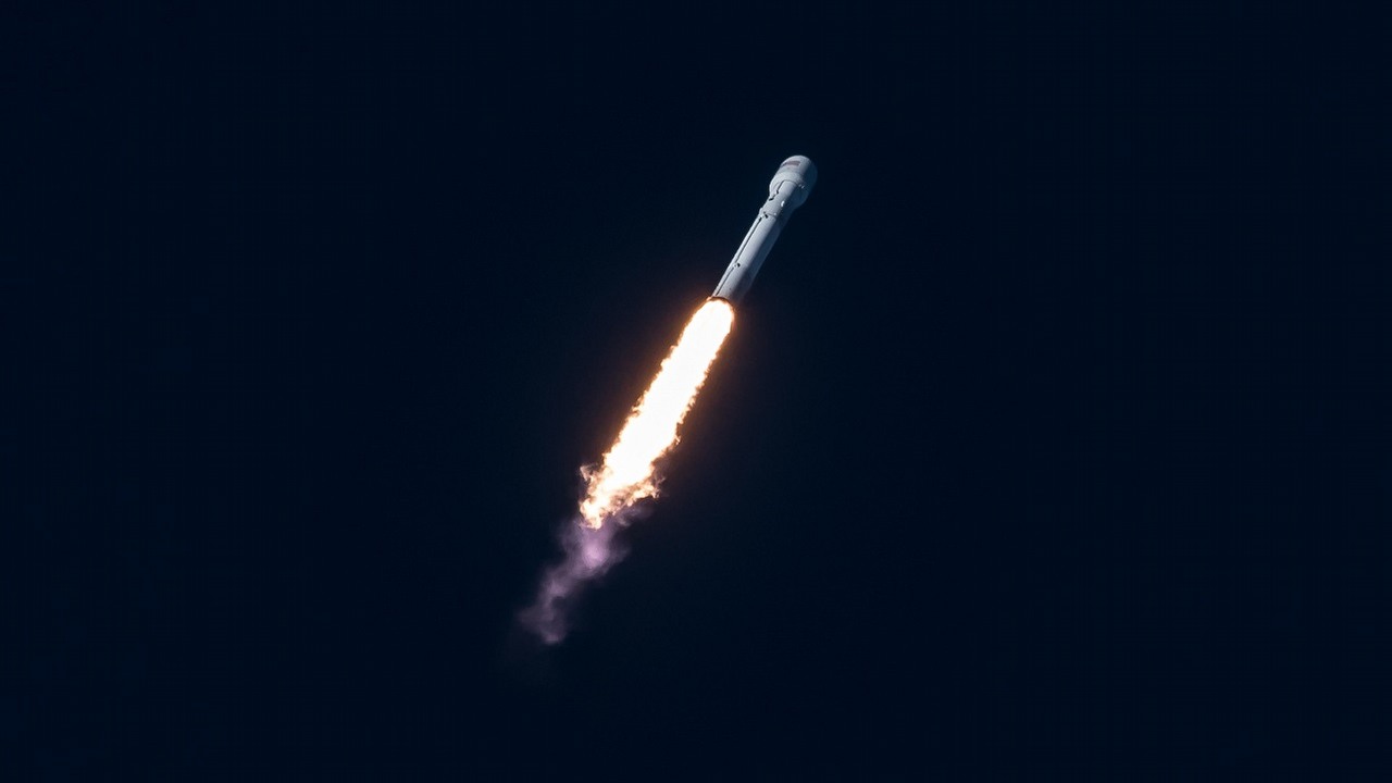 Indie mierzą wysoko, chcą być czwartym państwem na Księżycu, źródło grafiki: Unsplash | SpaceX..