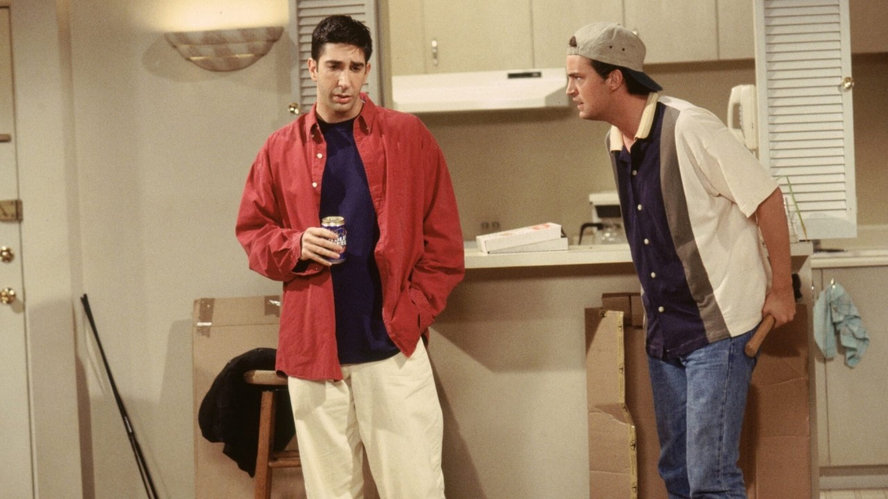 Te dwa odcinki Przyjaciół zostały zbanowane w latach 90. z kontrowersyjnych powodów, źródło grafiki: Przyjaciele; David Crane i Marta Kauffman; NBC; 1994.