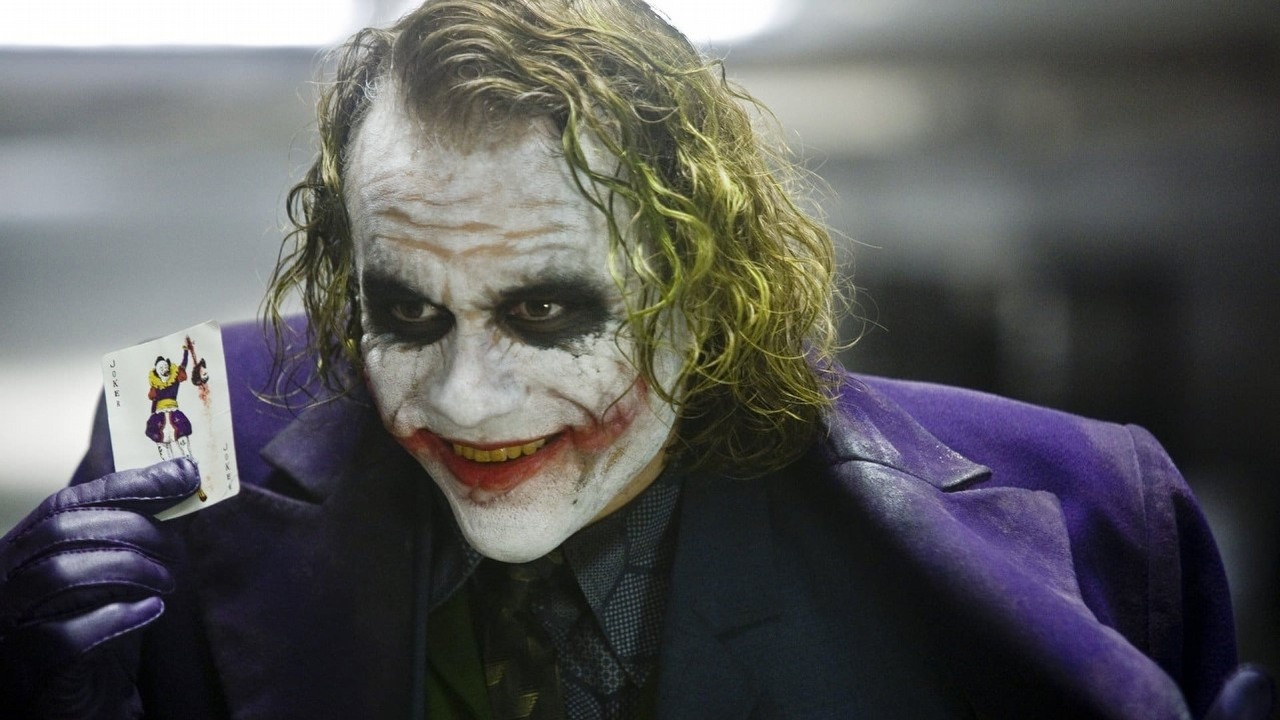 Heath Ledger jako Joker miał być „najgorszym castingiem w historii”. Nikt nie popierał decyzji Christophera Nolana, źródło grafiki: Mroczny Rycerz; Christopher Nolan; Warner Bros.; 2008.