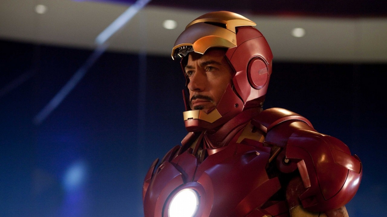 Robert Downey Jr. jako Iron Man to „najlepszy casting w historii” według Christophera Nolana, źródło grafiki: Iron Man 2; reż. Jon Favreau; Paramount Pictures; 2010.