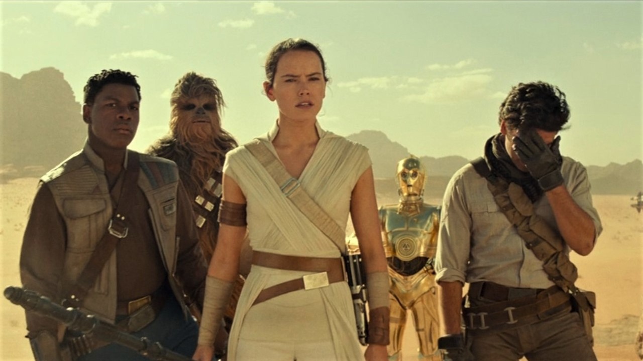 4 lata od premiery Epizodu 9 poświęcenie bohatera Star Wars wydaje się jeszcze bardziej bezsensowne, źródło grafiki: Gwiezdne wojny: Skywalker. Odrodzenie, J.J. Abrams, Lucasfilm, 2019.