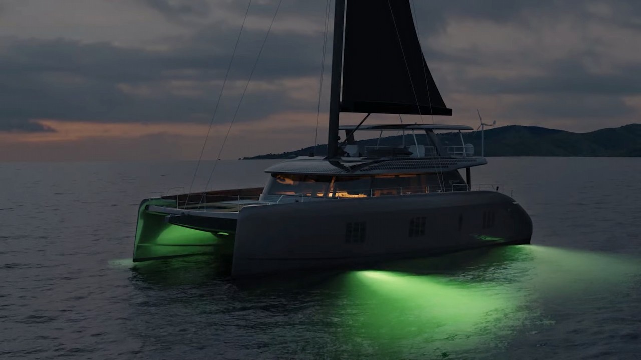 Elektryczne jachty z panelami fotowoltaicznymi za 10 mln dolarów to nowa zabawka bogaczy, źródło grafiki: Sunreef Yachts.