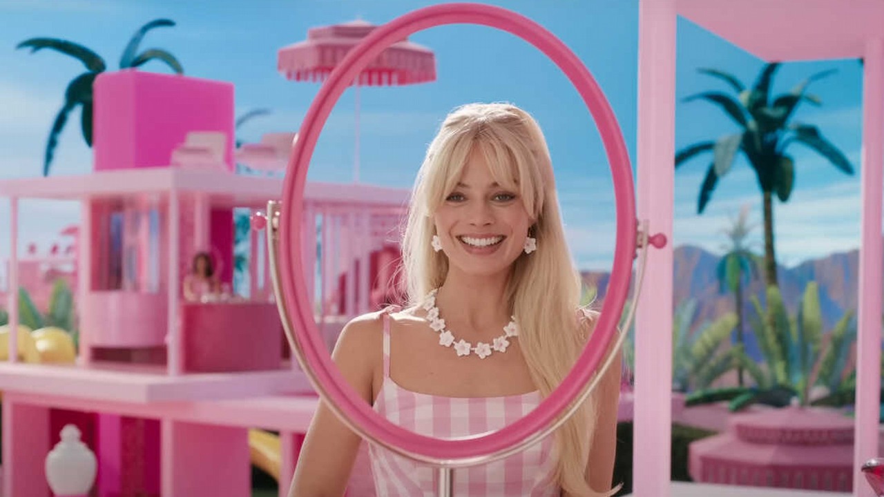 Czy zobaczymy Margot Robbie ponownie jako Barbie? Greta Gerwig o sequelu, źródło grafiki: Barbie, Greta Gerwig, Warner Bros. Pictures, 2023.