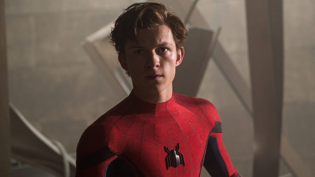 Tom Holland w Avengers: Koniec gry myślał, że jest na weselu. Okazało się, że to pogrzeb, źródło grafiki: Spider-Man: Homecoming, Jon Watts, Marvel, 2017..