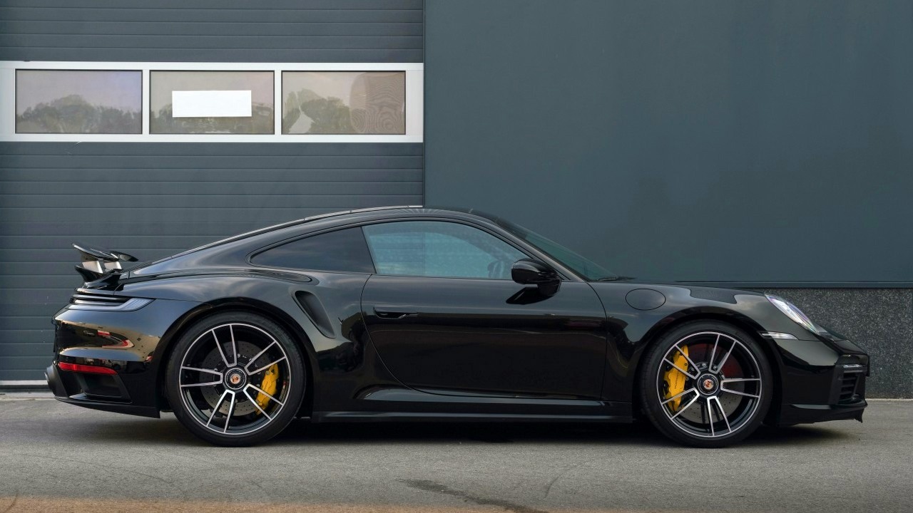 Porsche 911 będzie korzystać z silników spalinowych tak długo, jak tylko się da, źródło grafiki: Bro Takes Photos / Unsplash.