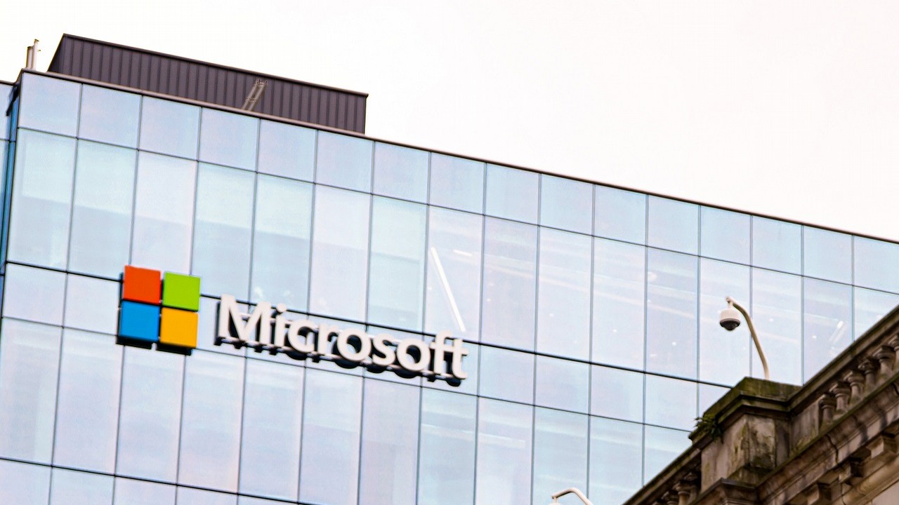 UE wypuszcza sondę antymonopolową przeciwko Microsoft Teams i pakiet Office, źródło grafiki: Unsplash | M Rezaie..