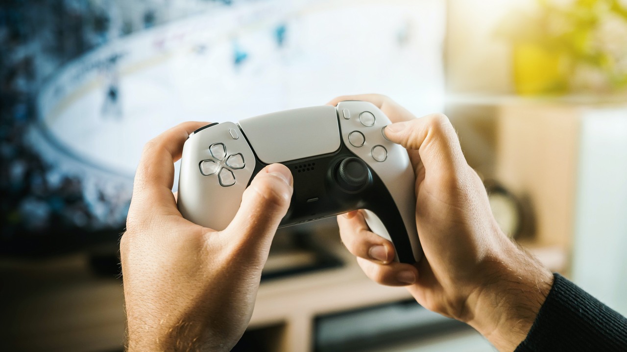 PS5 otrzyma wiele nowych funkcji; nie zabraknie opcji dostępności i ulepszeń dźwięku, źródło grafiki: Unsplash | JESHOOTS.COM.