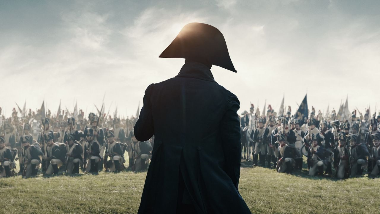Joaquin Phoenix spoliczkował Vanessę Kirby na planie Napoleona po tym, jak zgodzili się „szokować nawzajem”, źródło grafiki: Napoleon, Ridley Scott, Apple Studios, 2023.