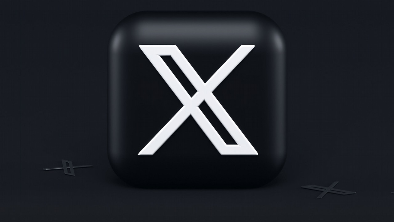 Mieszkańcy San Francisco wygrali z Elonem Muskiem; usunięto uciążliwe logo nowego Twittera, źródło grafiki: Unsplash | Alexander Shatov.