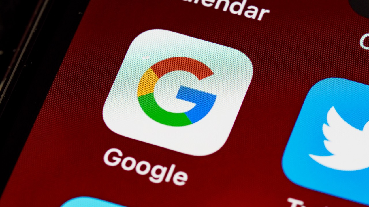 Asystent Google otrzyma wsparcie od modeli językowych AI, źródło grafiki: Unsplash | Brett Jordan.