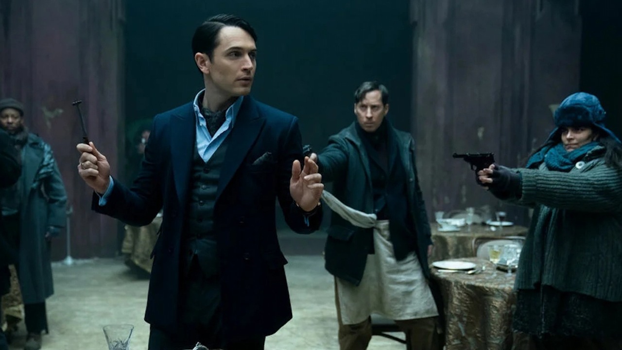 „To historia zemsty i zadośćuczynienia”. Nowy Winston o spin-offie Johna Wicka, źródło grafiki: The Continental, Chris Collins, Shawn Simmons, Lionsgate Television, 2023.