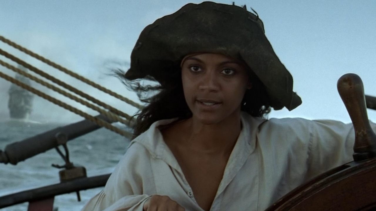 „Nigdy więcej tego nie zrobię”. Zoe Saldana wspomina złe doświadczenia z planu Piratów z Karaibów, źródło grafiki: Piraci z Karaibów: Klątwa Czarnej Perły, Gore Verbinski, Disney, 2003..