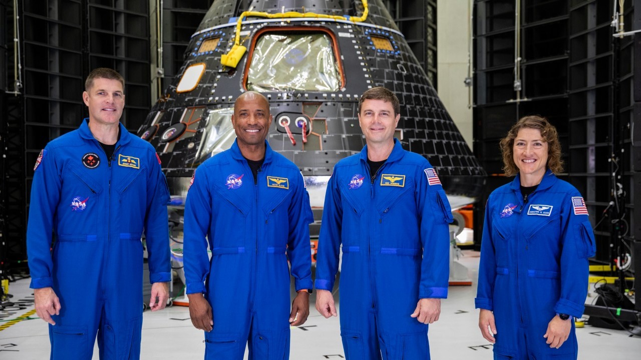 Astronauci zobaczyli po raz pierwszy z bliska, czym polecą na Księżyc, źródło grafiki: NASA.