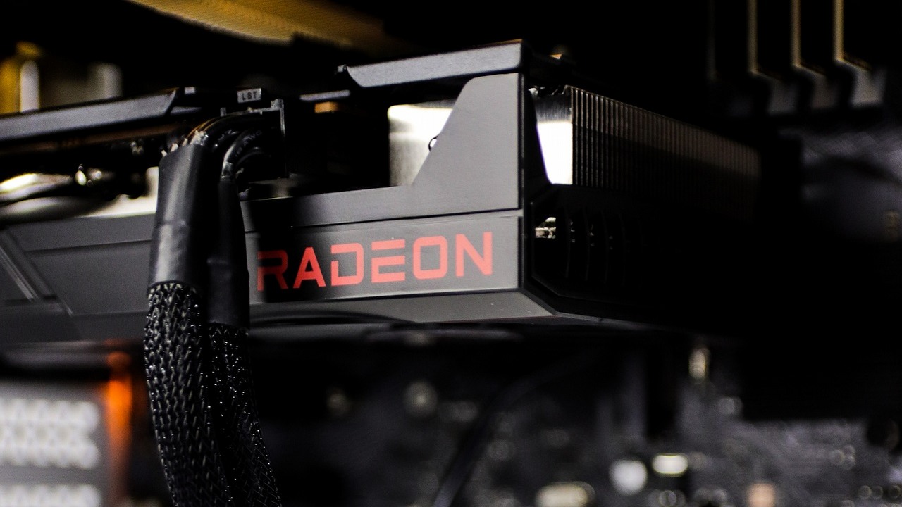 Chińczycy oczekują więcej od starszych GPU, więc sędziwy Radeon RX 580 dostał 16 GB VRAM, źródło grafiki: Unsplash | Abdullah Abid..