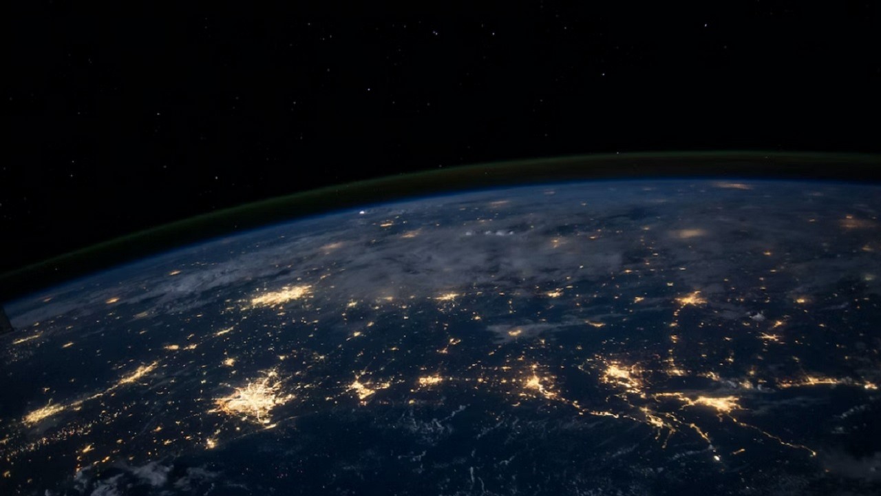 Technologia 5G ma swoje limity, ale nowe odkrycie może je przezwyciężyć, źródło grafiki: Unsplash | NASA.