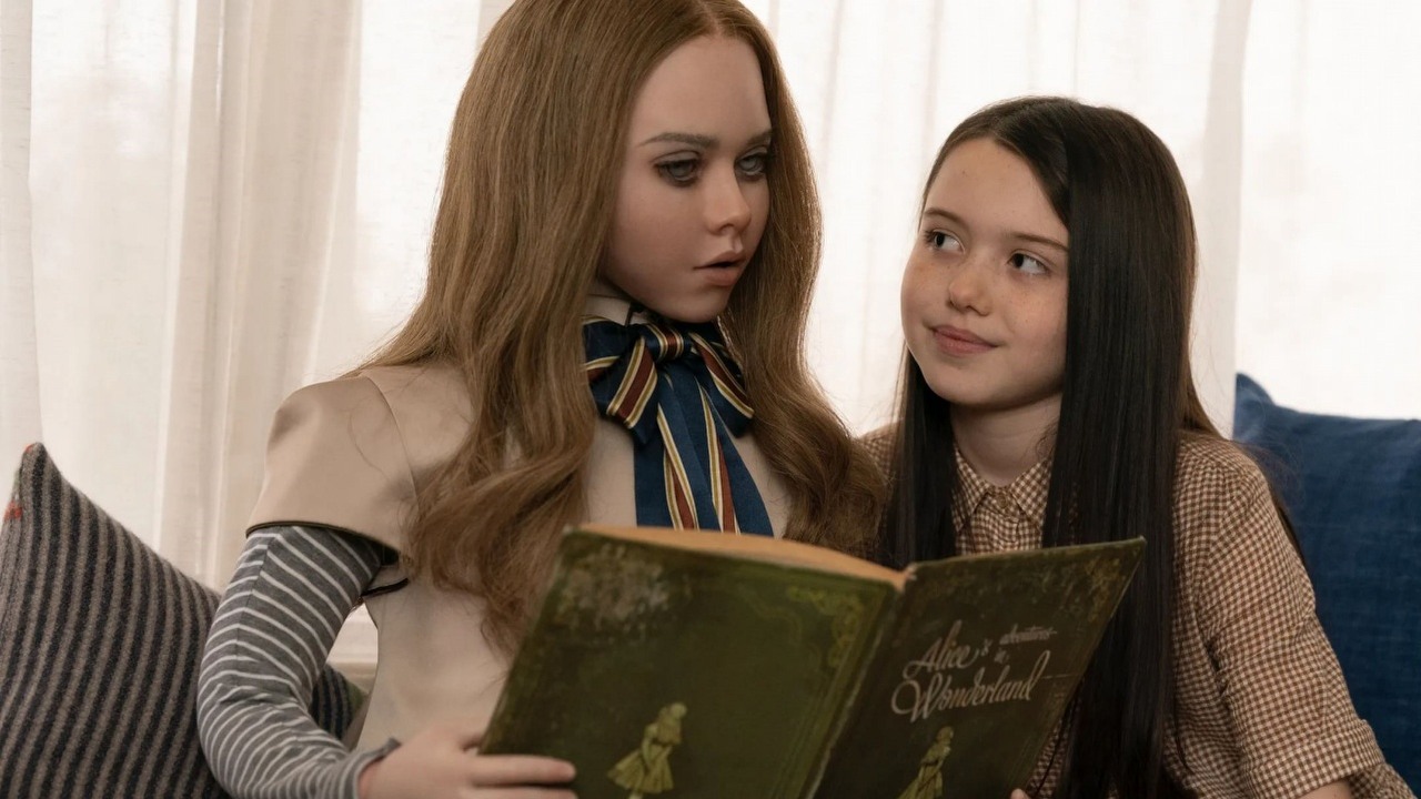 Niespodziewany hit grozy tego roku od dziś obejrzysz na SkyShowtime, źródło grafiki: M3GAN; reż. Gerard Johnstone; Universal Pictures; 2023.