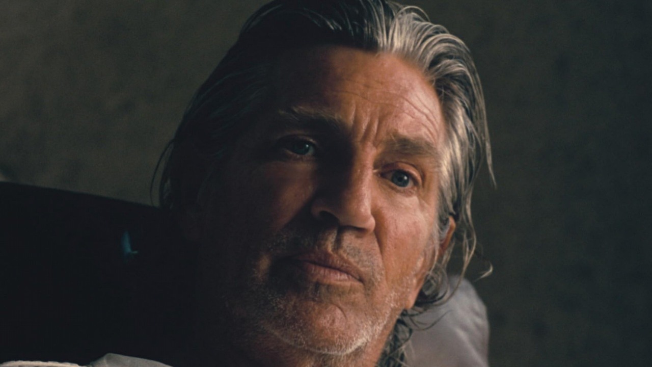 Ten aktor zagrał najwięcej ról w Hollywood, ale pewnie lepiej znasz jego siostrę, źródło grafiki: Wada ukryta; reż. Paul Thomas Anderson; Warner Bros.; 2015.