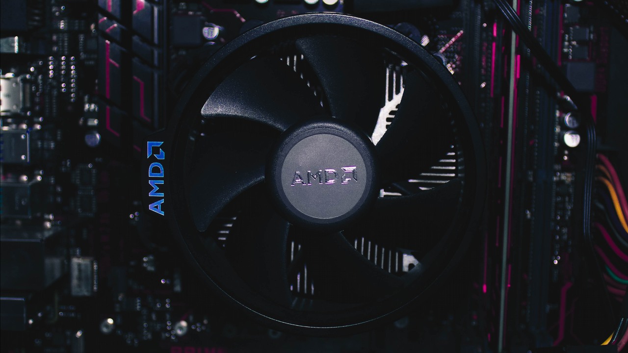 AMD zapowiada dużą premierę podczas targów Gamescom; to mogą być nowe karty graficzne, źródło grafiki: Unsplash | VASANTH ..