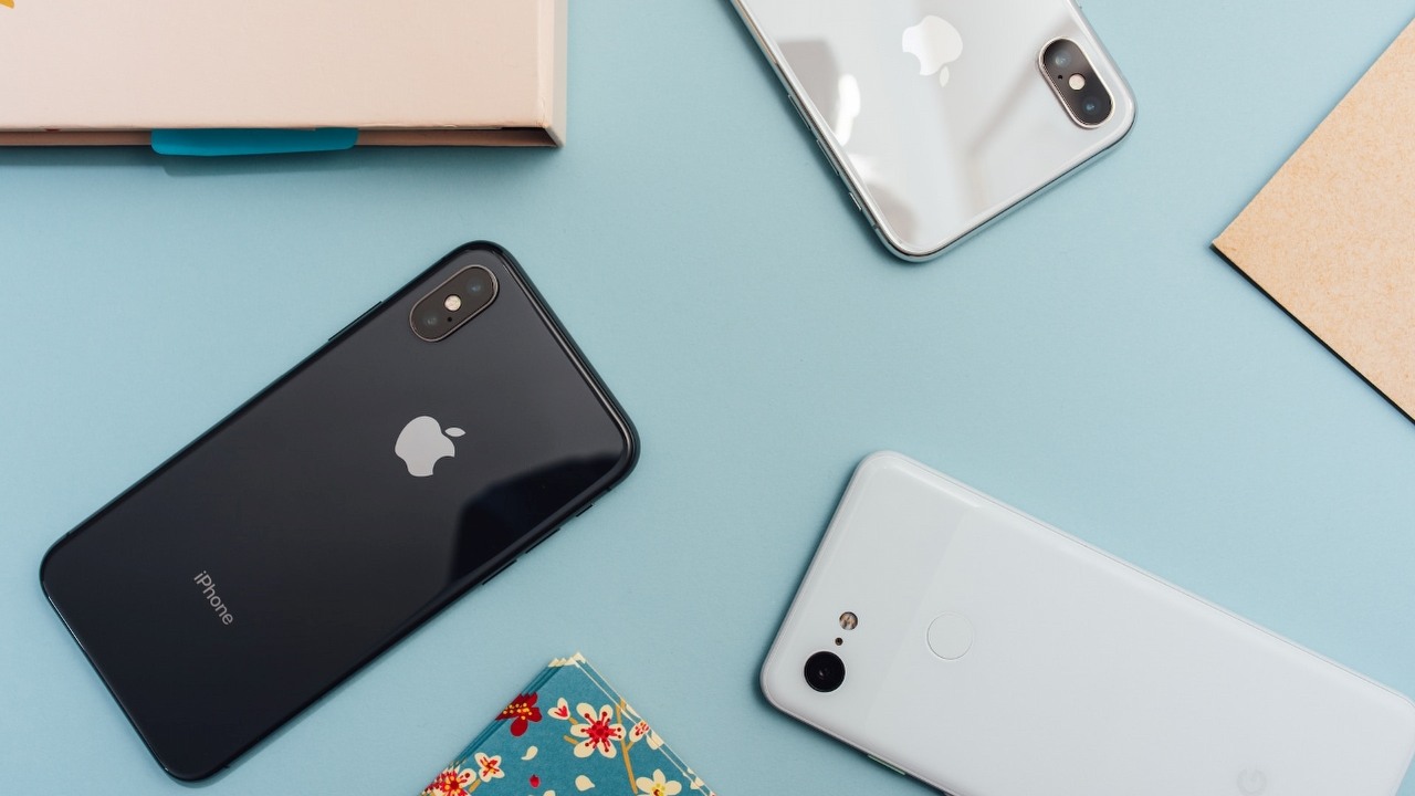 To niepozorne urządzenie może złamać zabezpieczenia urządzeń Apple i skraść twoje hasła, źródło grafiki: Unsplash | Arnel Hasanovic.
