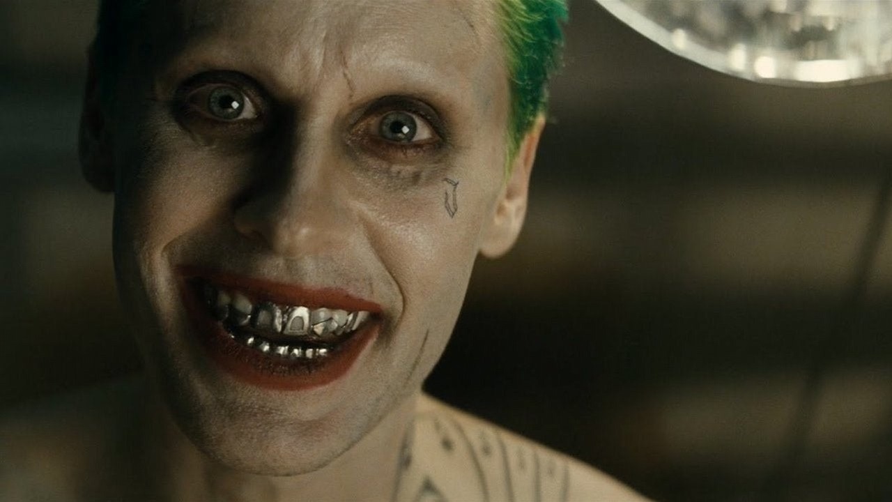 Reżyser Suicide Squad żałuje swojej decyzji w sprawie tatuażu Jokera. „Nie każdy pomysł jest dobry”, źródło grafiki: Suicide Squad; David Ayer; Warner Bros.; 2016.