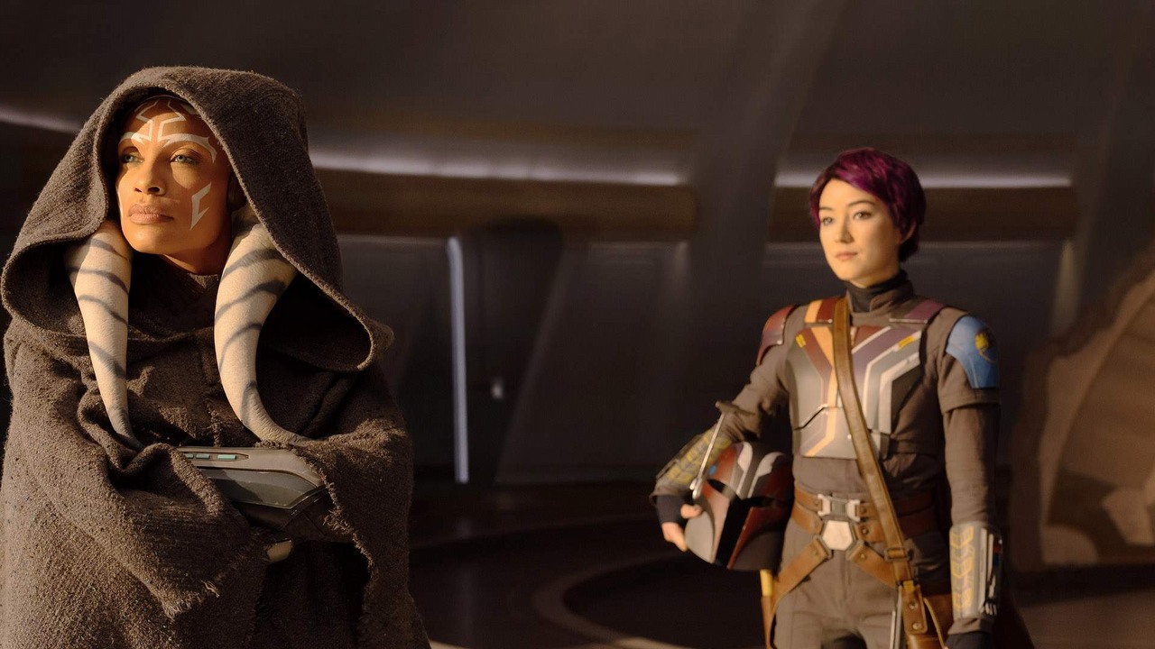 Nowy serial Star Wars jest chwalony w pierwszych opiniach. Ahsoka ma być obiecującą kontynuacją Rebeliantów, źródło grafiki: Ahsoka; Dave Filoni; Disney+; 2023.