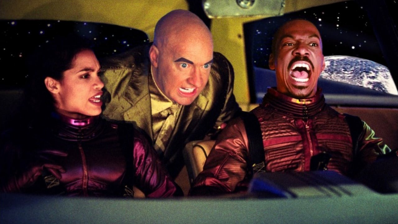 Ta katastrofa sci-fi straciła ponad 90 mln dolarów. To jedna z największych klap w historii kina, źródło grafiki: Pluto Nash; Ron Underwood; Warner Bros.; 2002.