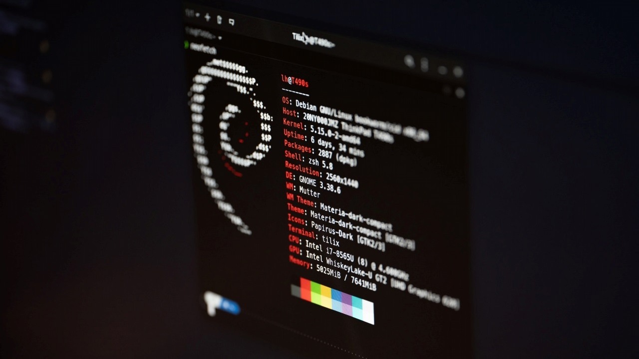 30 lat w cieniu Windowsa. Popularny system operacyjny obchodzi urodziny, źródło grafiki: Unsplash | Lukas.