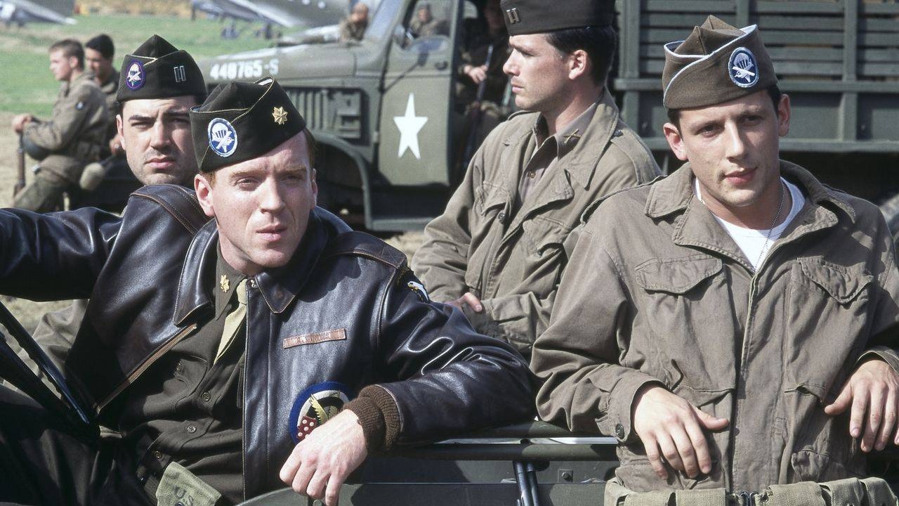 Kultowy serial wojenny HBO wyląduje niedługo na Netflixie, źródło grafiki: Kompania braci, Steven Spielberg, HBO, 2001.