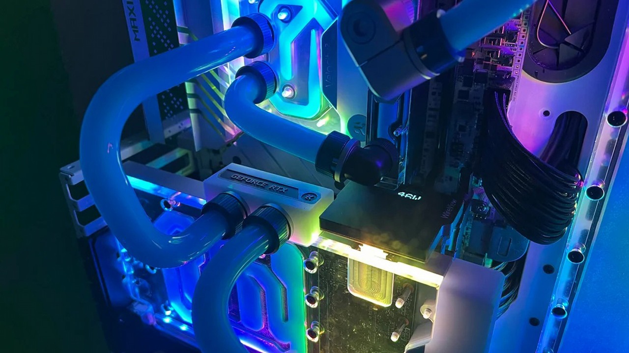 Gracz schłodził swój komputer z kartą graficzną Nvidia do 8 stopni, ponieważ podłączył go do klimatyzatora, źródło grafiki: Reddit/r/pcmasterrace.