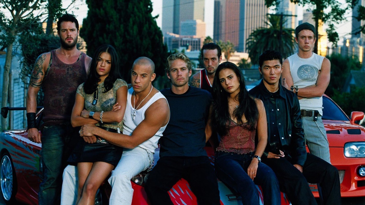 Reżyser Legionu samobójców ubolewa, że „wykreślono” go z historii Szybkich i wściekłych. Podał kuriozalny powód, źródło grafiki: Szybcy i wściekli, Rob Cohen, Universal Pictures, 2001.