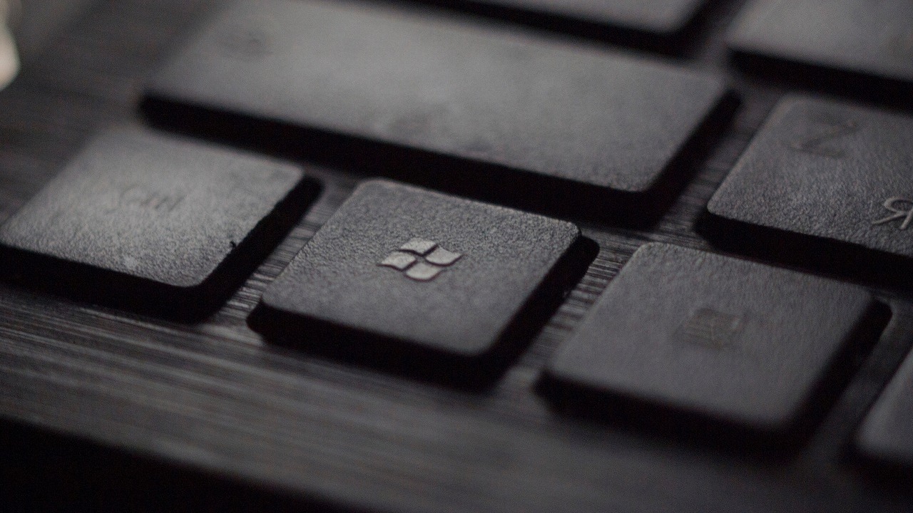 Program towarzyszący nam od Windowsa 95 niedługo zniknie, Microsoft podjął decyzję, źródło grafiki: Unsplash | Tadas Sar..