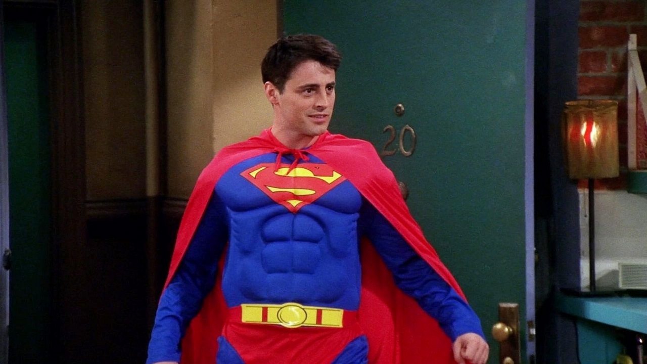 Joey z Przyjaciół musiał stać się głupszy dla dobra serialu według reżysera, źródło grafiki: Przyjaciele, David Crane i Marta Kauffman, NBC, 1994.